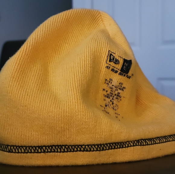 Lightly Used NFL Washington Redskins hat - Picture 5 of 7